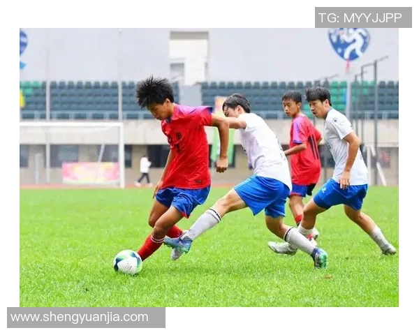 足球明星赛场高清瞬间展现球技与激情的完美结合 足球明星赛场高清瞬间展现球技与激情的完美结合